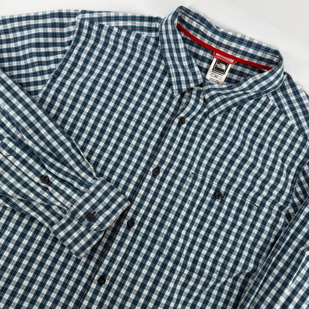 The North Face Plaid Button Down Shirt Mens M Blue White Long Sleeve Pocket